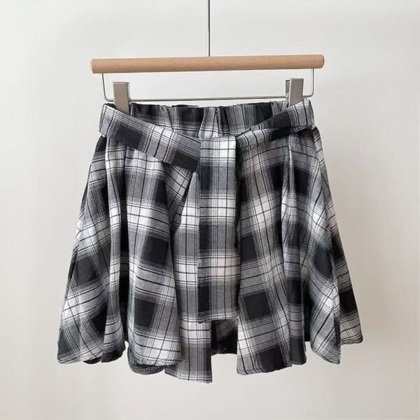 Vintage Plaid High-Waist Skirt with Belt and Pleats for Women, Slimming Short Skirt