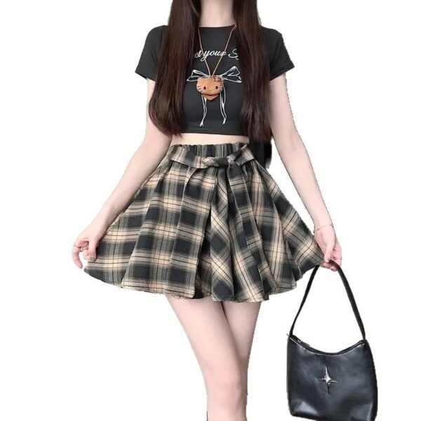 Vintage Plaid High-Waist Skirt with Belt and Pleats for Women, Slimming Short Skirt